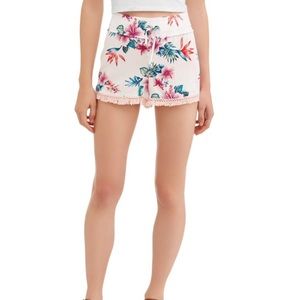 NWOT Bohemian Short Arctic White Print Floral fringe hem soft short Size XL